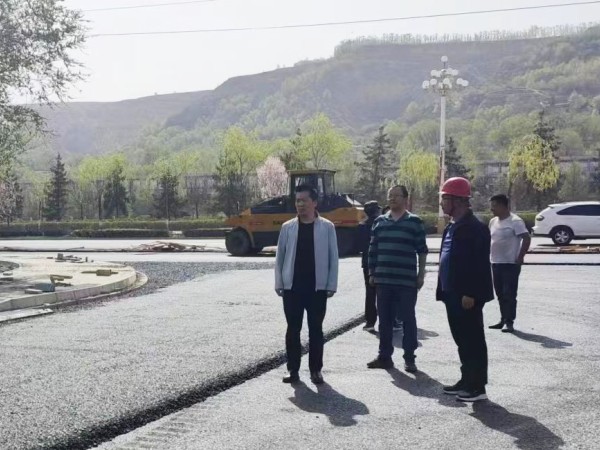 【三抓三促行动进行时】  甘肃建投新能源公司总经理赵琰森一行  调研临夏市项目