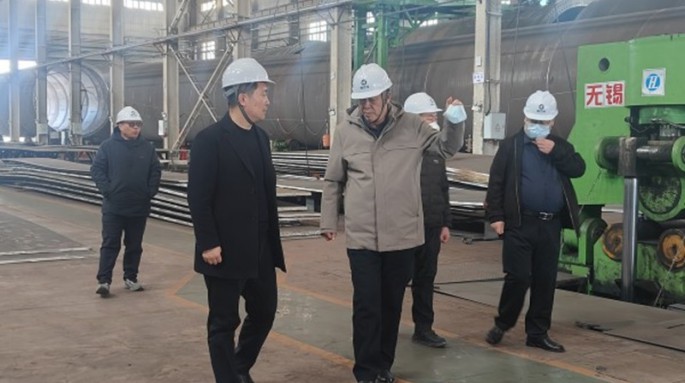 甘肃建投新能源公司与哈密粤江电能源装备有限公司共谋新能源合作新篇章